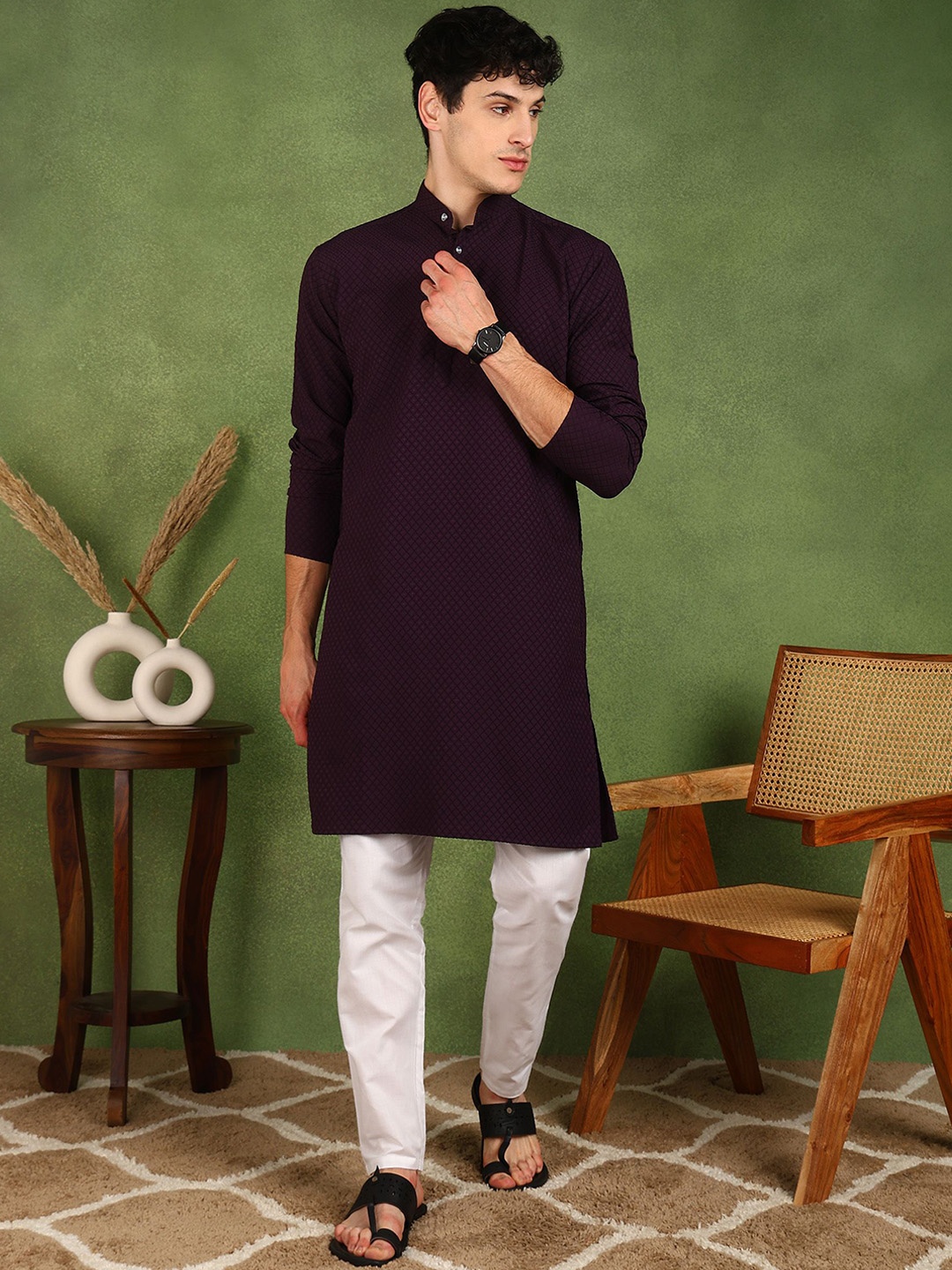 

FUBAR Geometric Embroidered Mandarin Collar Straight Kurta With Pyjama, Purple