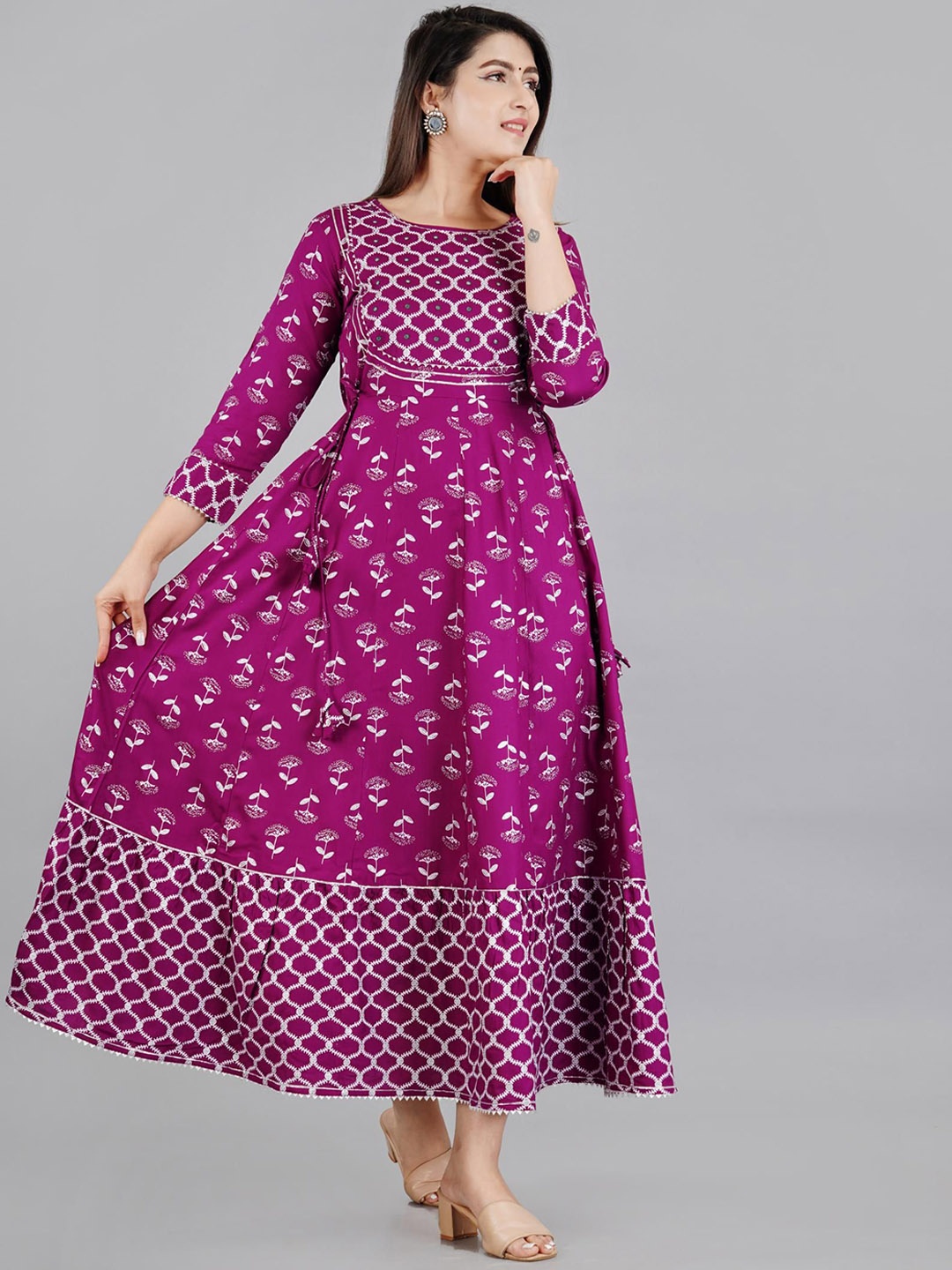 

Mintmarie Boat Neck Geometric Printed Floral Anarkali Kurta, Purple