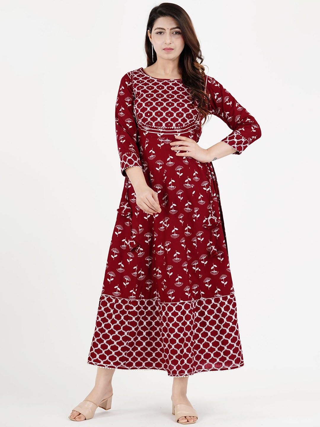 

Mintmarie Round Neck Floral Printed Gotta Patti Floral Anarkali Kurta, Maroon