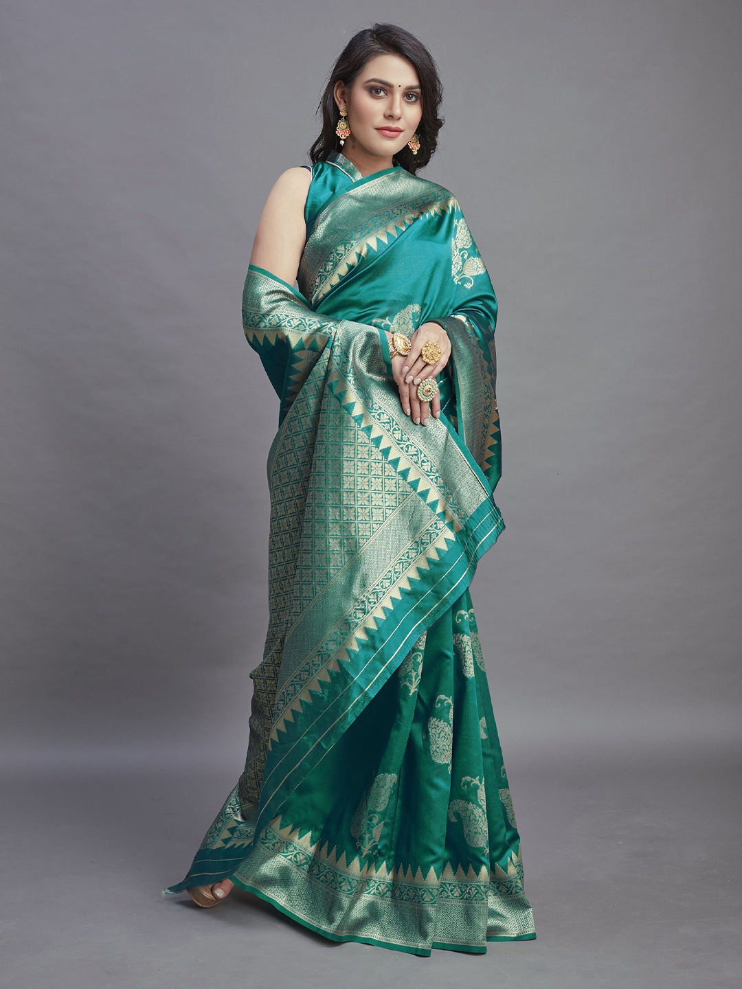 

DIVASTRI Woven Design Zari Pure Silk Banarasi Saree, Green