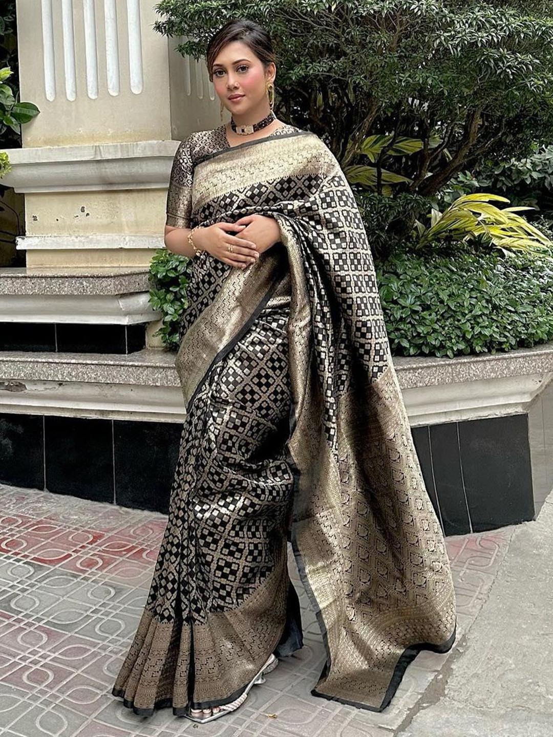 

bansari textiles Woven Design Zari Banarasi Saree, Black