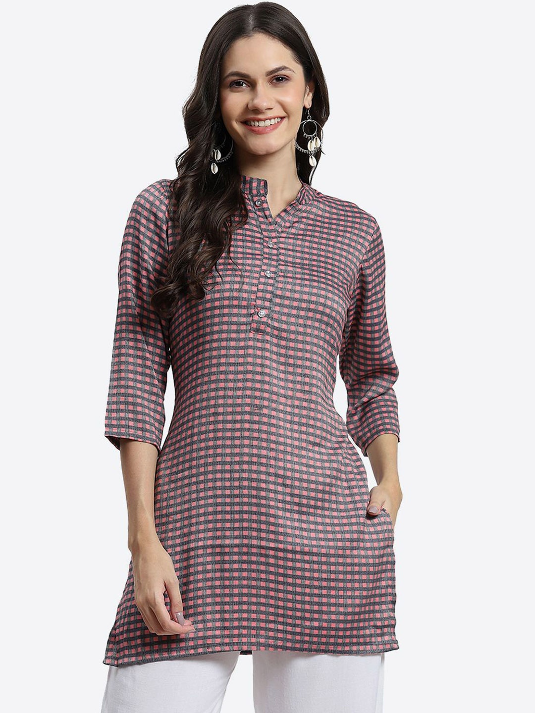 

Kurti's by Menka Mandarin Collar Checked Straight Rayon Kurta, Pink