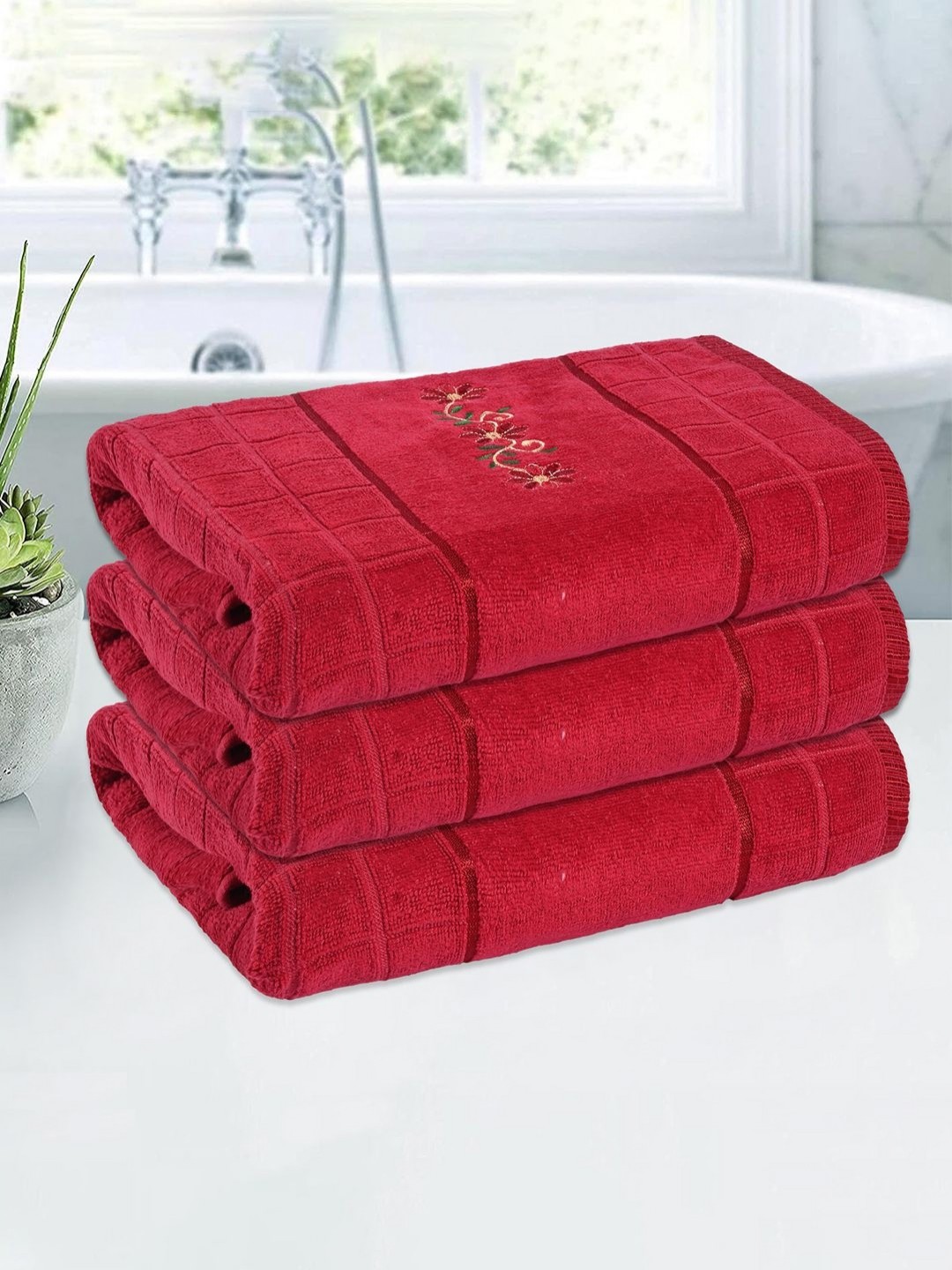 

Kuber Industries Red & Green 3 Pieces Printed Cotton 150 GSM Bath Towels