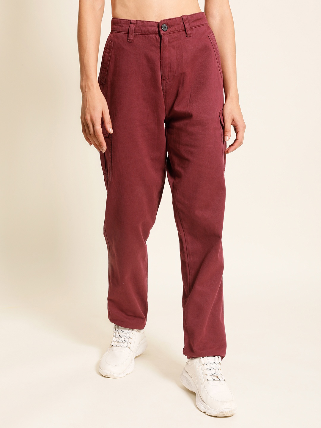 

The Roadster Lifestyle Co Women Pure Cotton Slim-Fit Cargo Trousers, Maroon