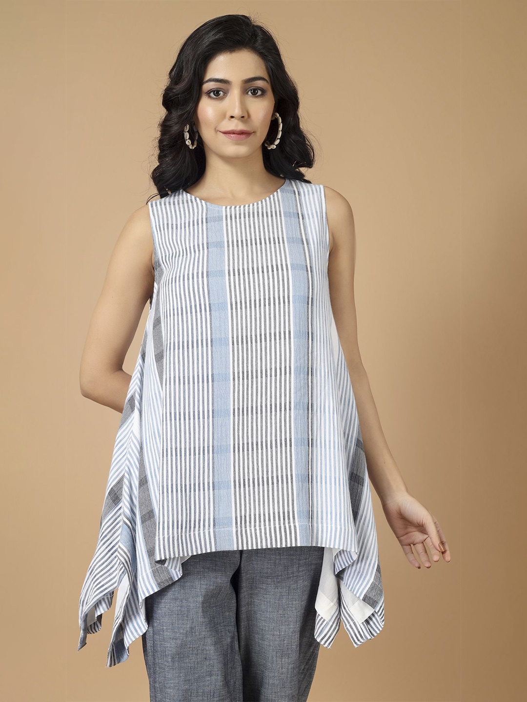 

VASSTRAM Cotton High-Low Round Neck Sleeveless Top, White