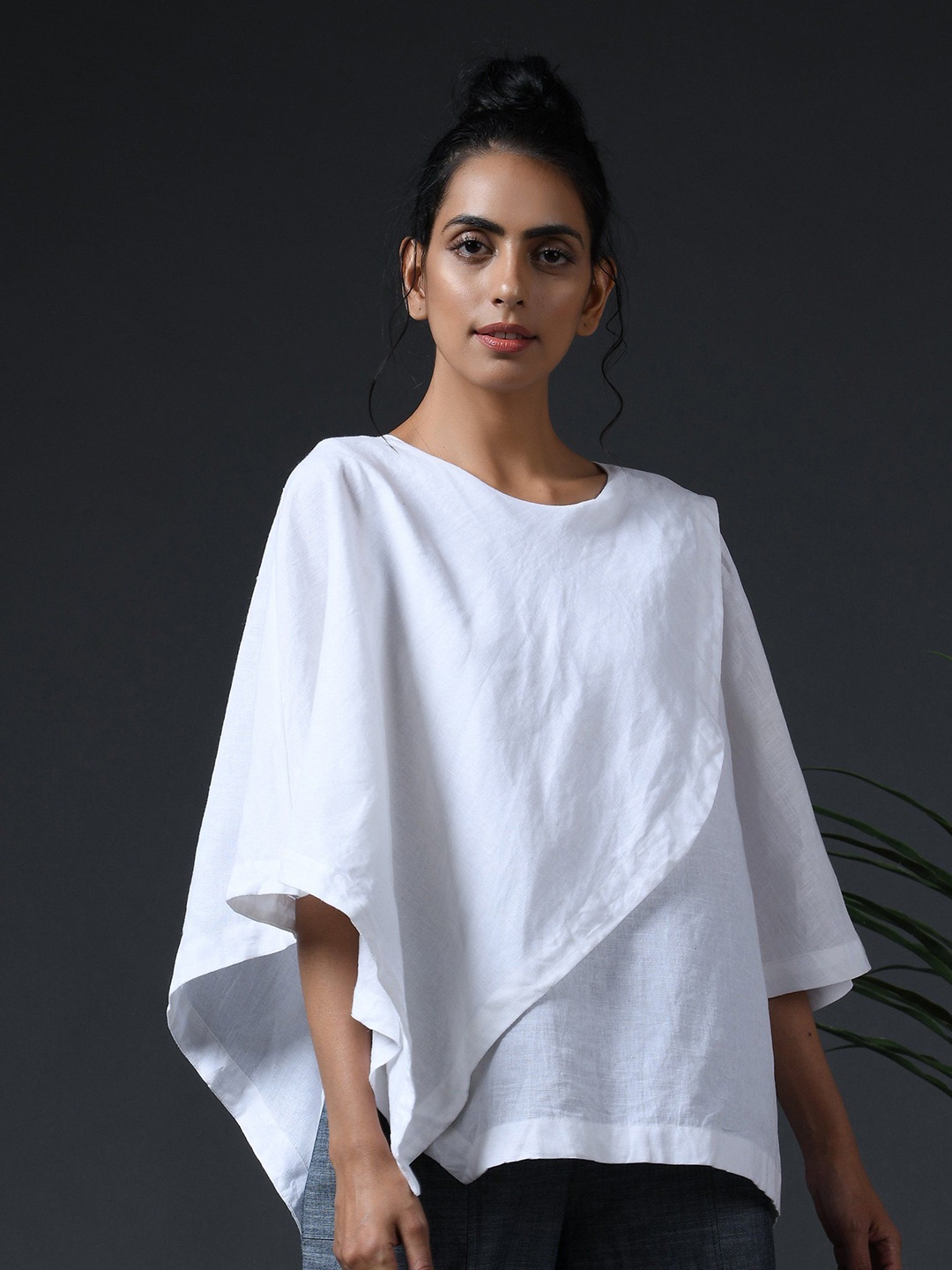 

VASSTRAM Cape Sleeve Cotton Asymmetric Top, White