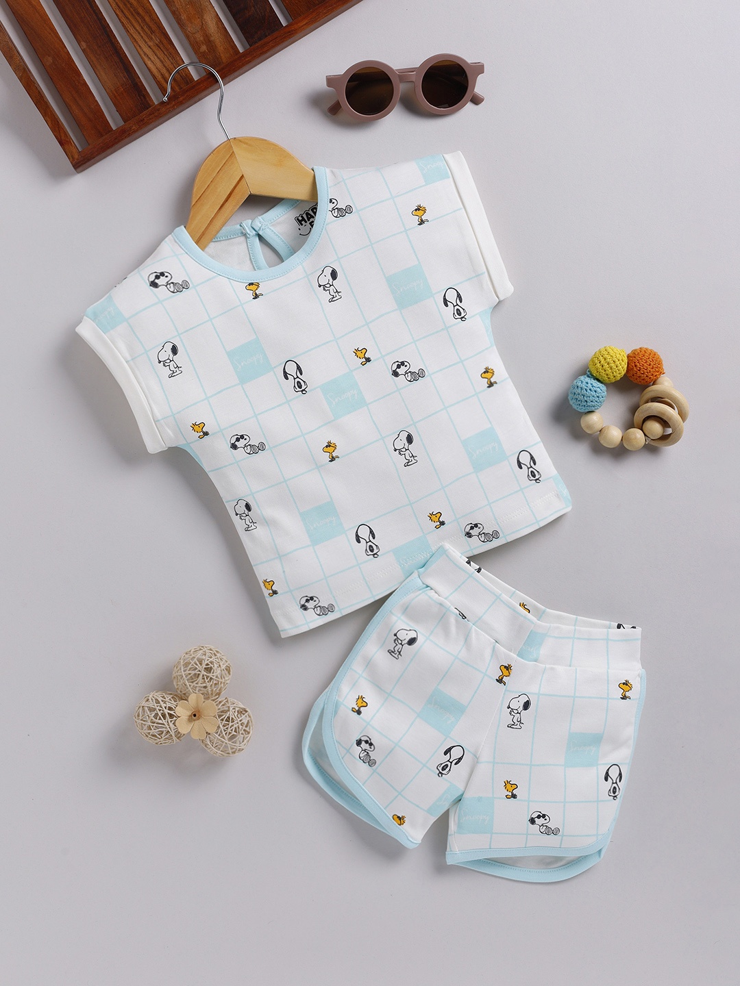 

Happy Faces Infant Girls Pure Cotton Snoopy Printed T-shirt with Shorts, White
