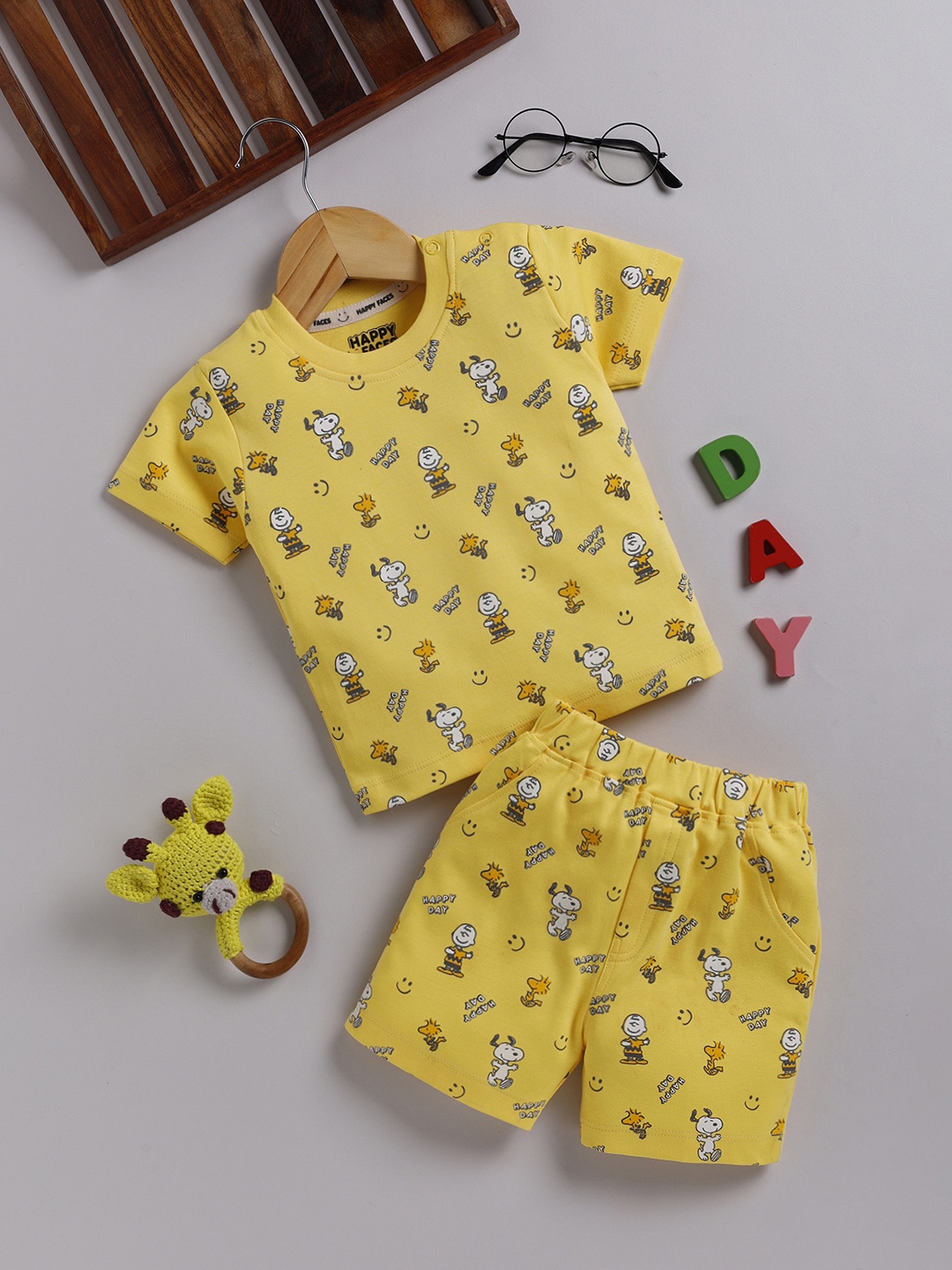 

Happy Faces Boys Pure Cotton Snoopy Printed T-shirt with Shorts, Yellow