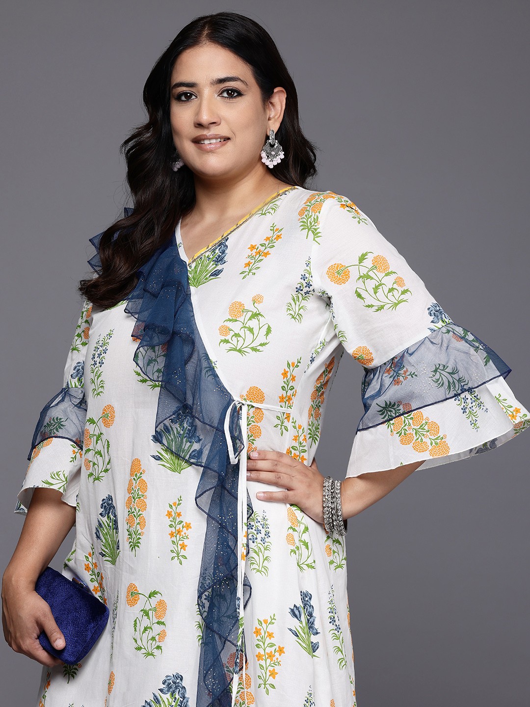 

A PLUS BY AHALYAA Plus Size Floral Printed Bell Sleeves Pure Cotton Kurta, White