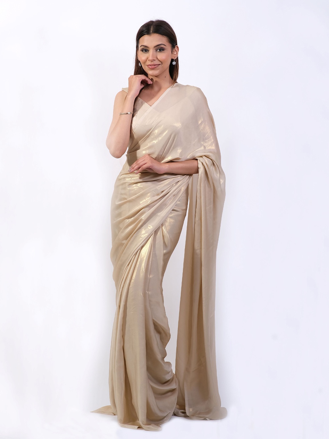 

Aynaa Embellished Saree, Gold