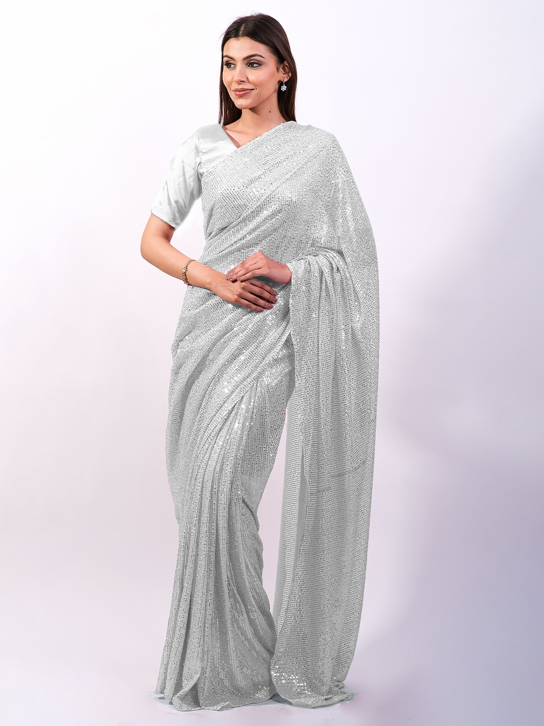 

Aynaa Embellished Sequinned Saree, Silver