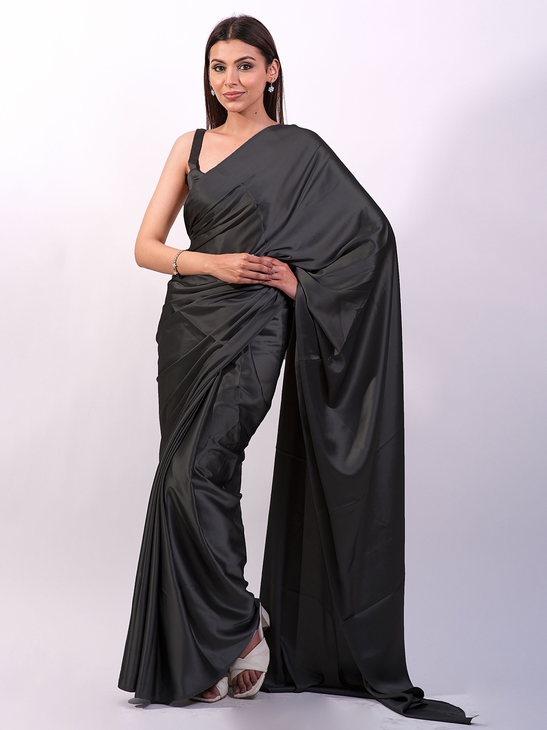 

Aynaa Satin Saree With Blouse Piece, Black