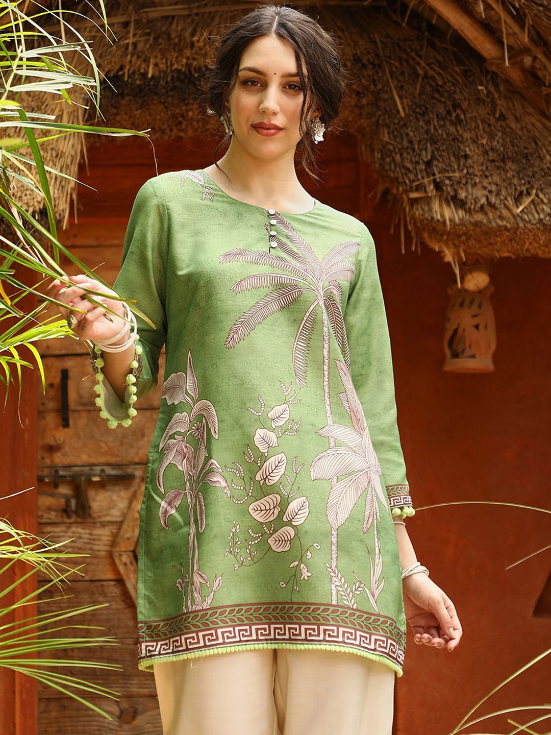 

QISSA Floral Printed Regular Pure Cotton Kurti with Trousers & Dupatta, Green