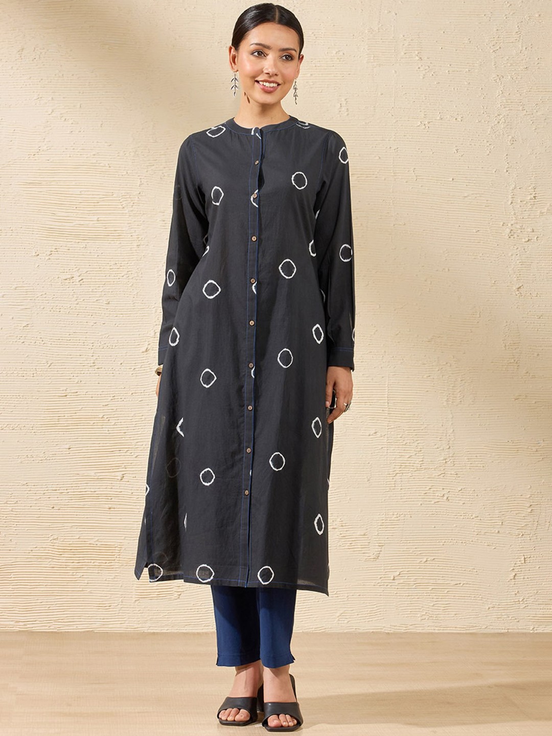 

Taneira Geometric Printed Mandarin Collar Pure Cotton Straight Kurta, Black