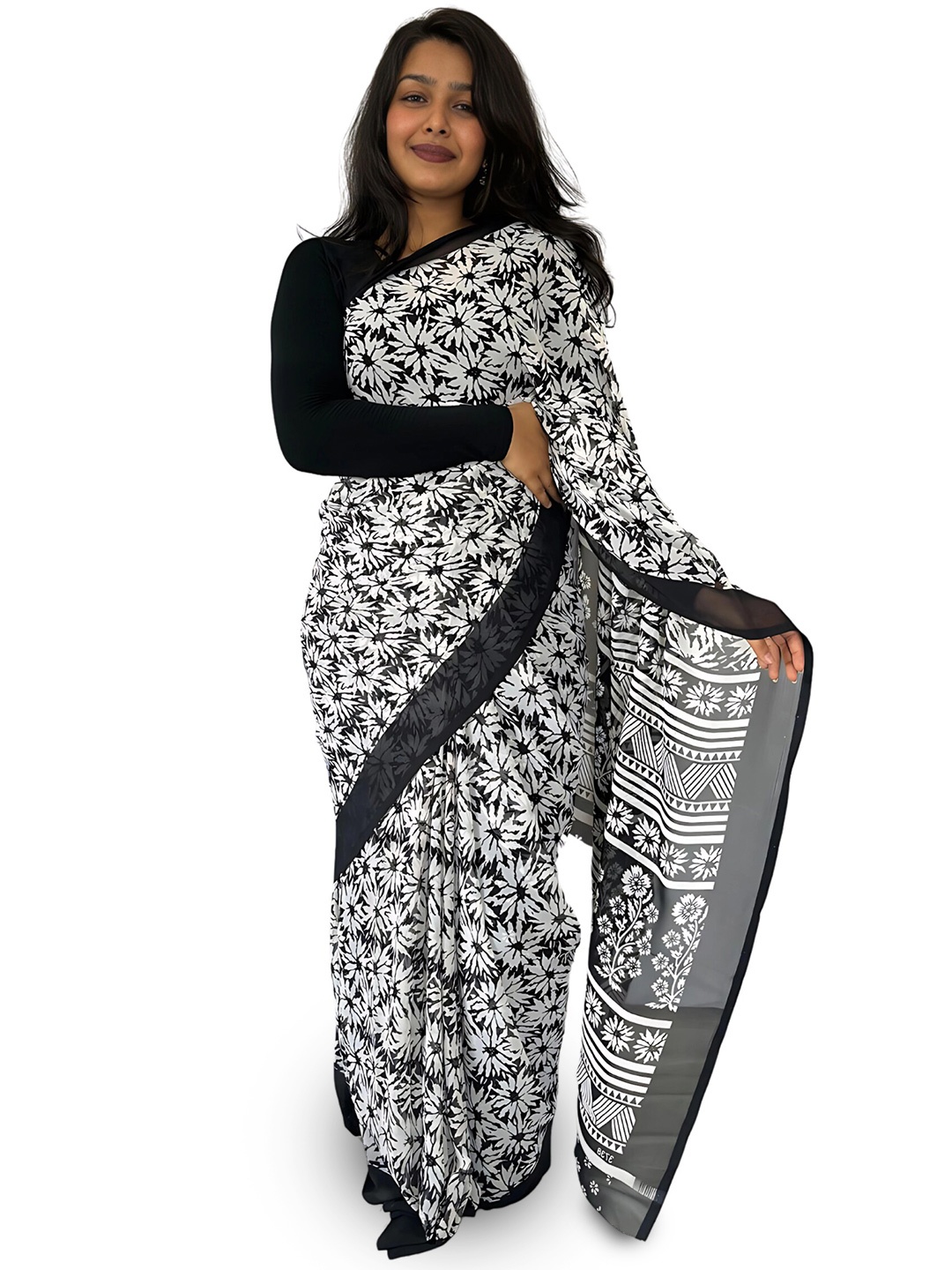 

SANJANA SILK Floral Printed Saree, Black