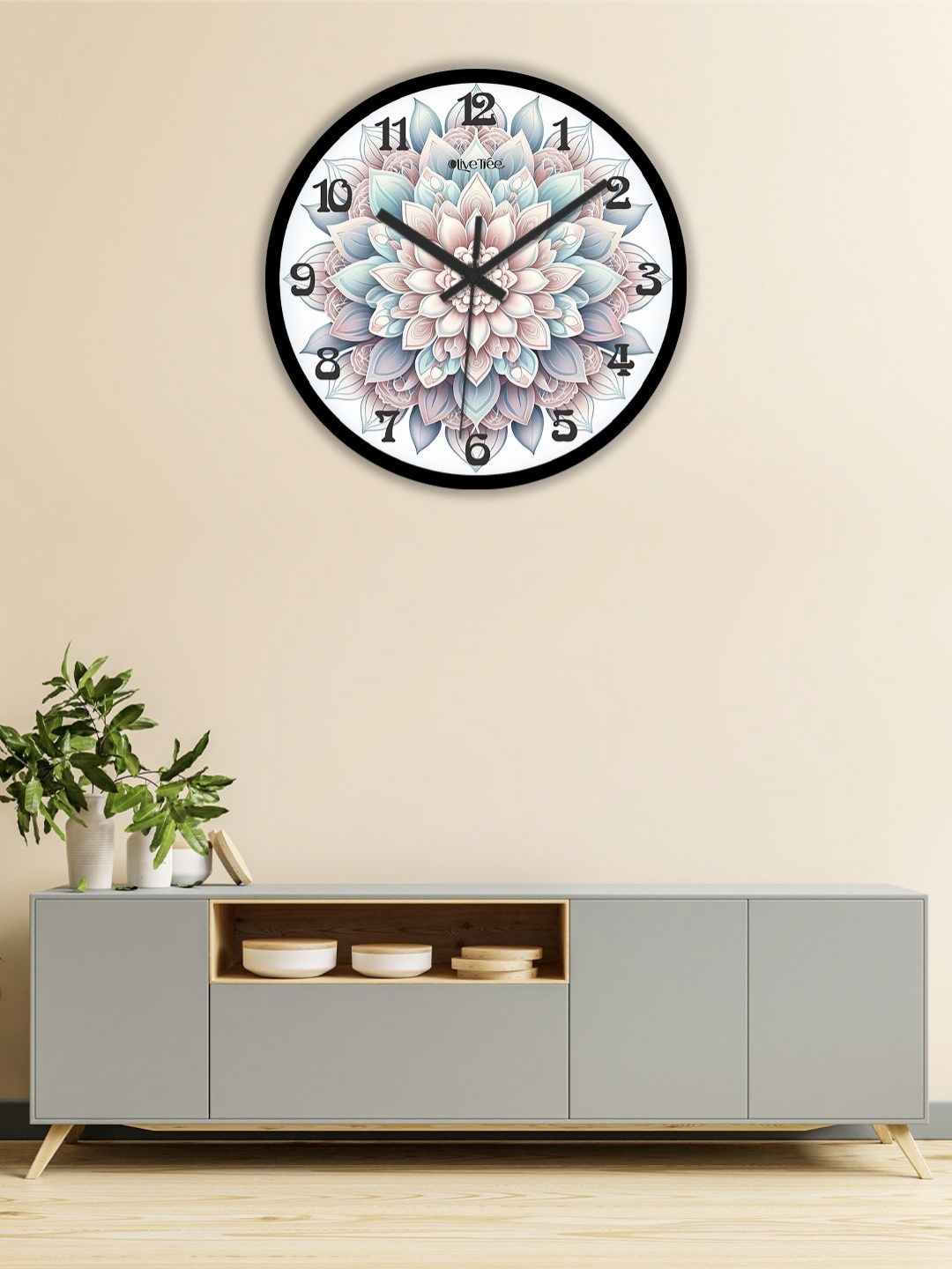 

OLIVE TREE Black & White Printed Analogue Contemporary Wall Clock