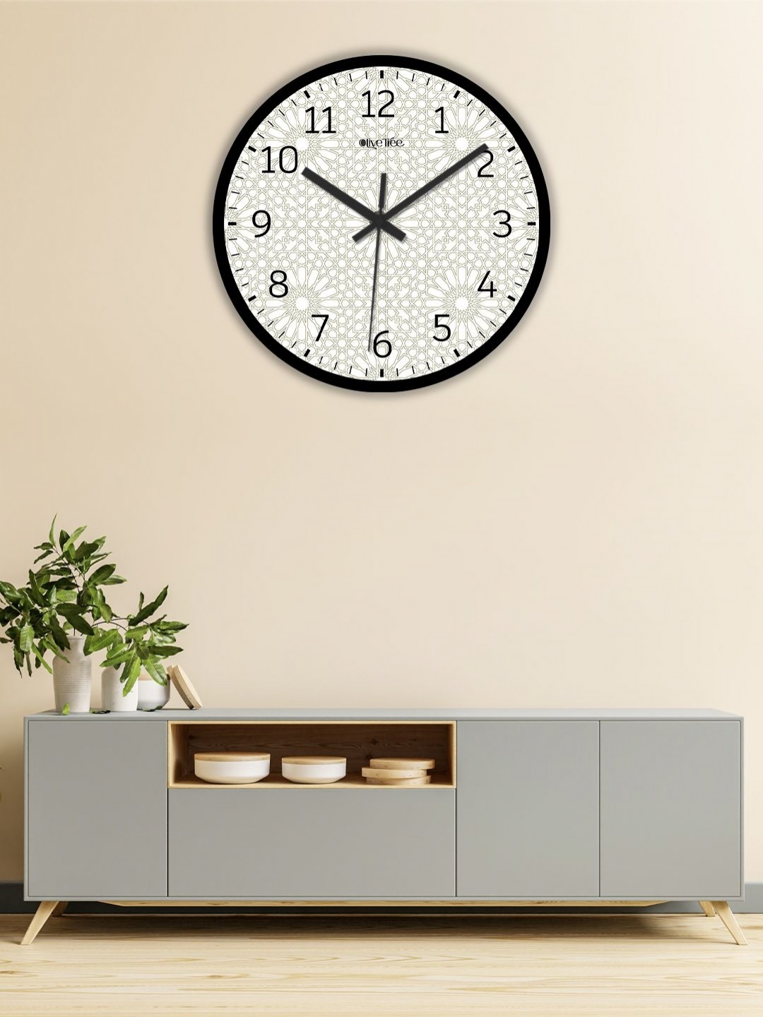 

OLIVE TREE Black & White Printed Analogue Contemporary Wall Clock