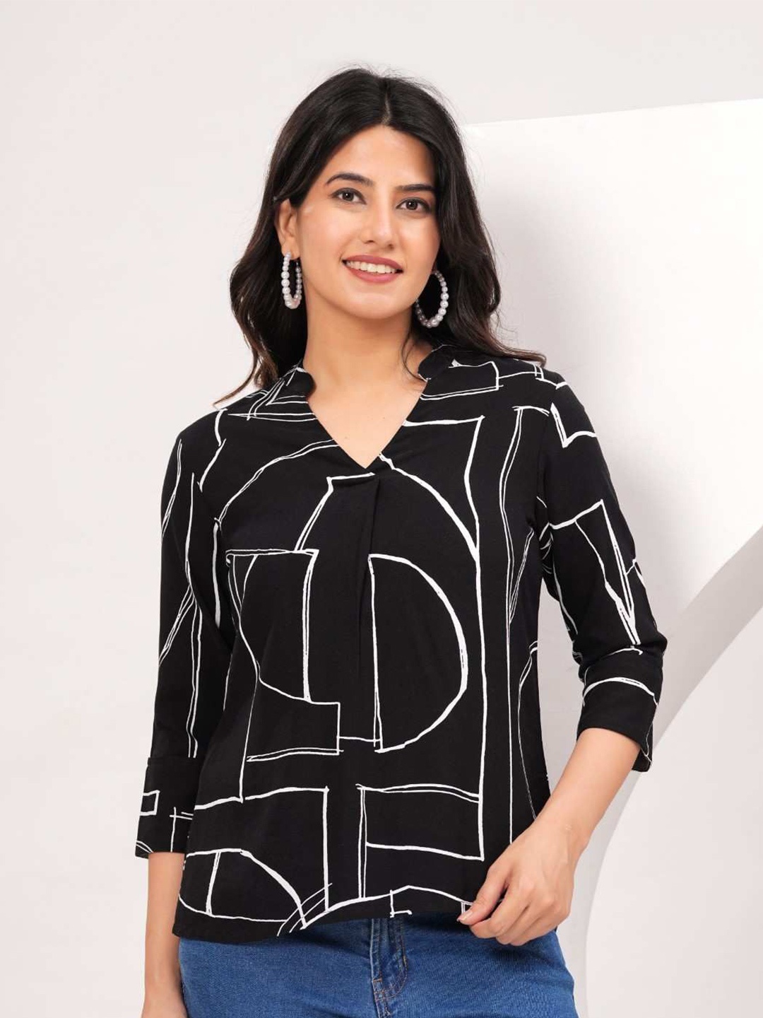 

Chemistry Abstract Printed Monochrome Mandarin Collar Top, Black
