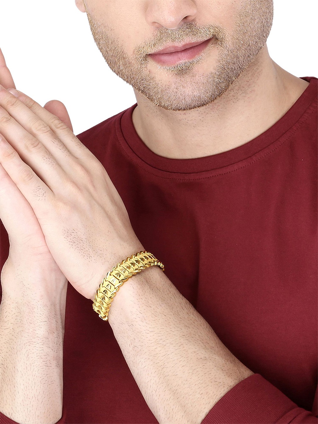 

Yellow Chimes Men Stainless Steel Gold-Plated Link Bracelet