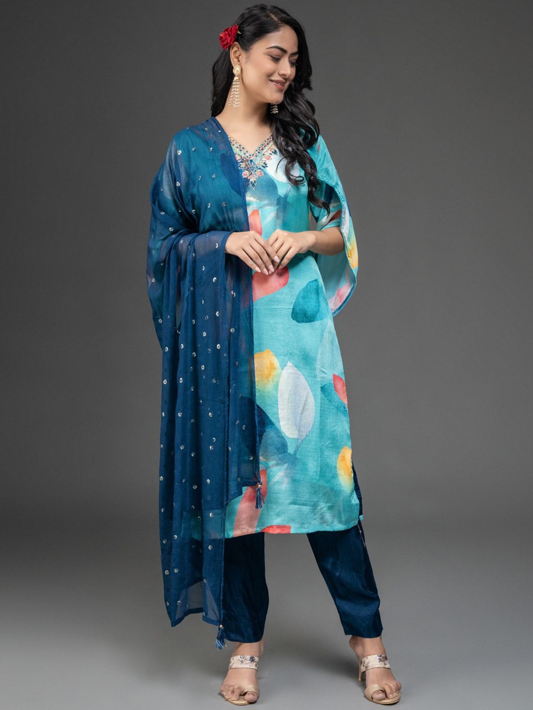 

DARIAN Floral Printed Regular Kurta with Trousers & Dupatta, Blue