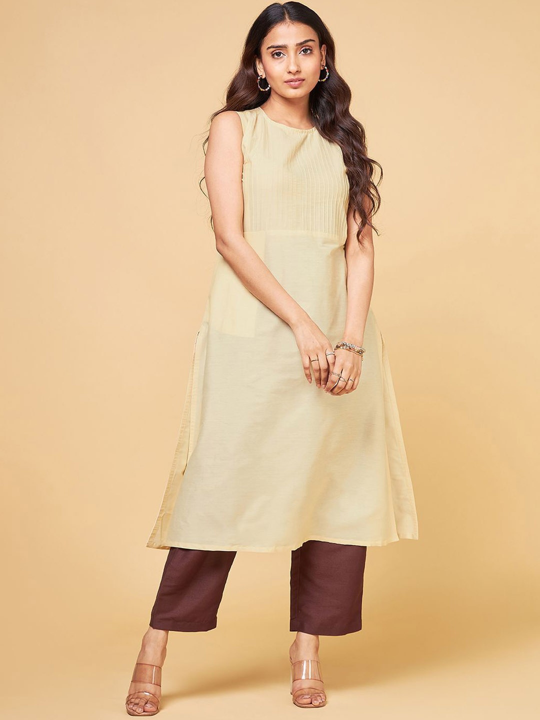 

Saaki Women Kurta, Yellow