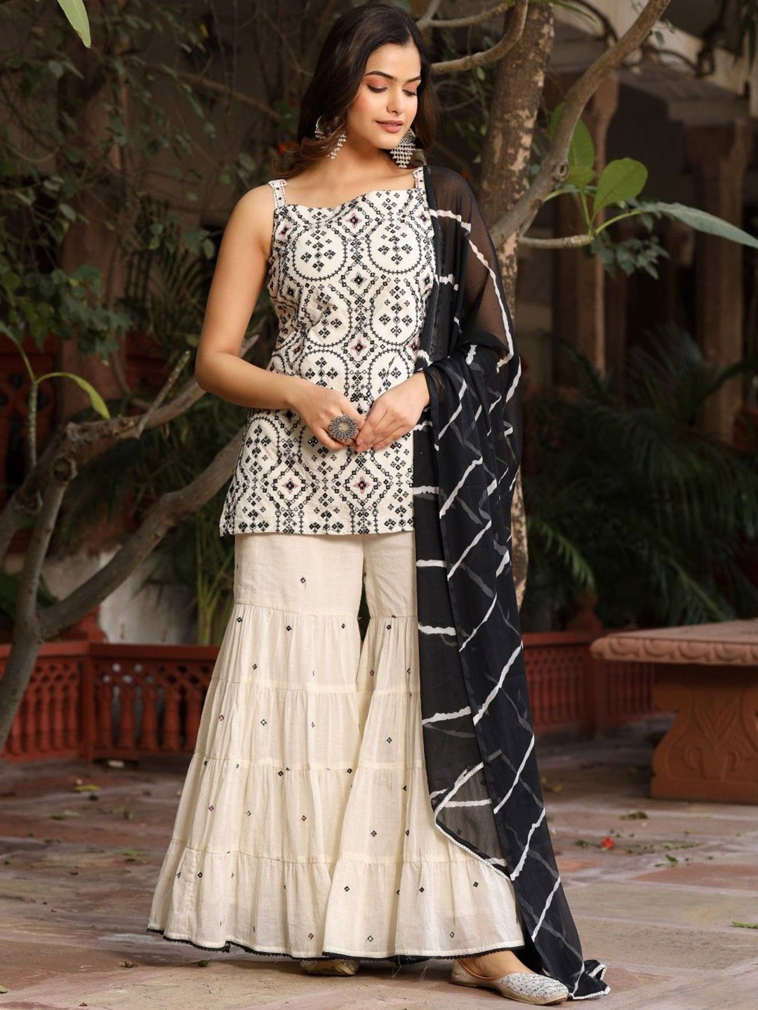 

Juniper Embroidered Regular Thread Work Pure Cotton Kurti with Sharara & With Dupatta, Off white