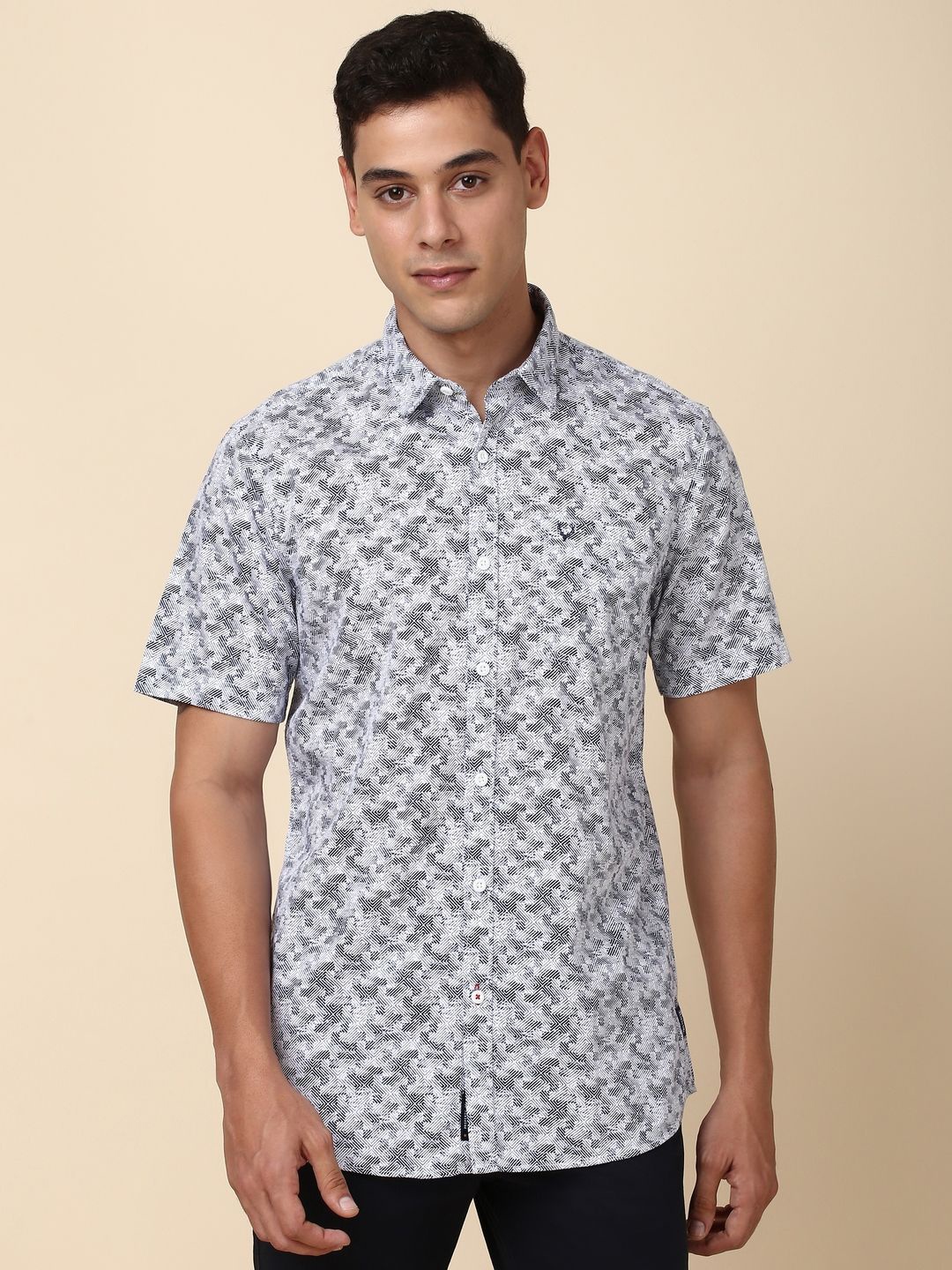 

Allen Solly Custom Abstract Printed Pure Cotton Casual Shirt, White