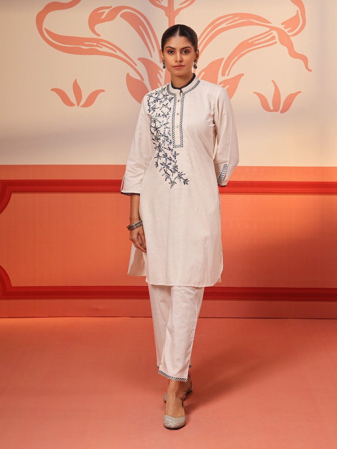 

Lakshita Ethnic Motifs Embroidered Regular Thread Work Kurta with Trouser, Off white