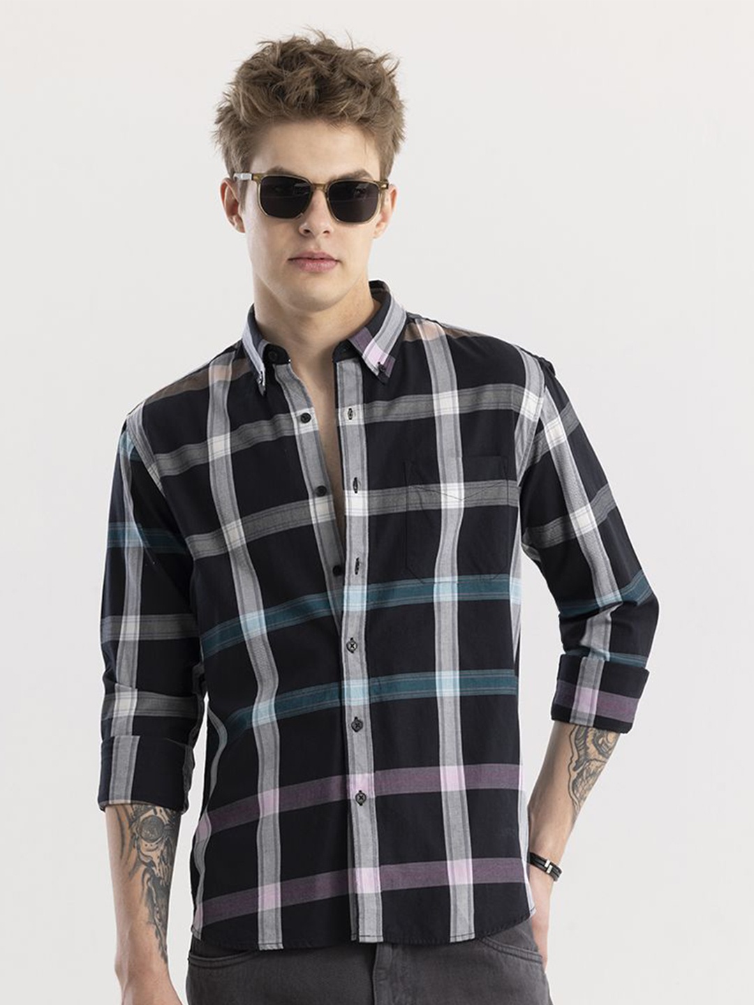 

Snitch Black Straight Slim Fit Button Down Collar Checked Pure Cotton Casual Shirt