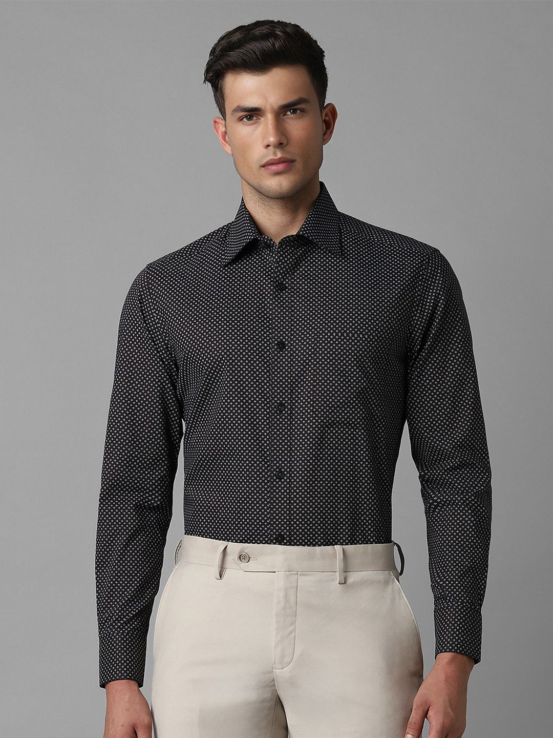 

Louis Philippe Floral Opaque Printed Cotton Formal Shirt, Black