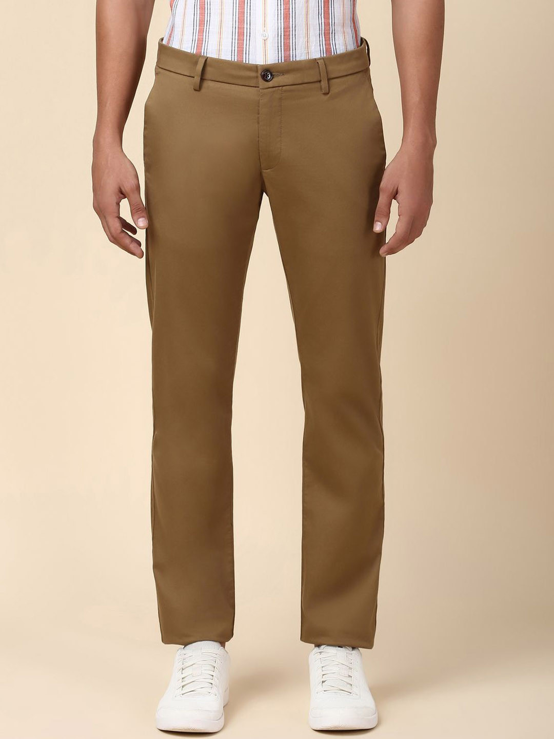 

Allen Solly Men Slim Fit Mid-Rise Plain Regular Trousers, Brown