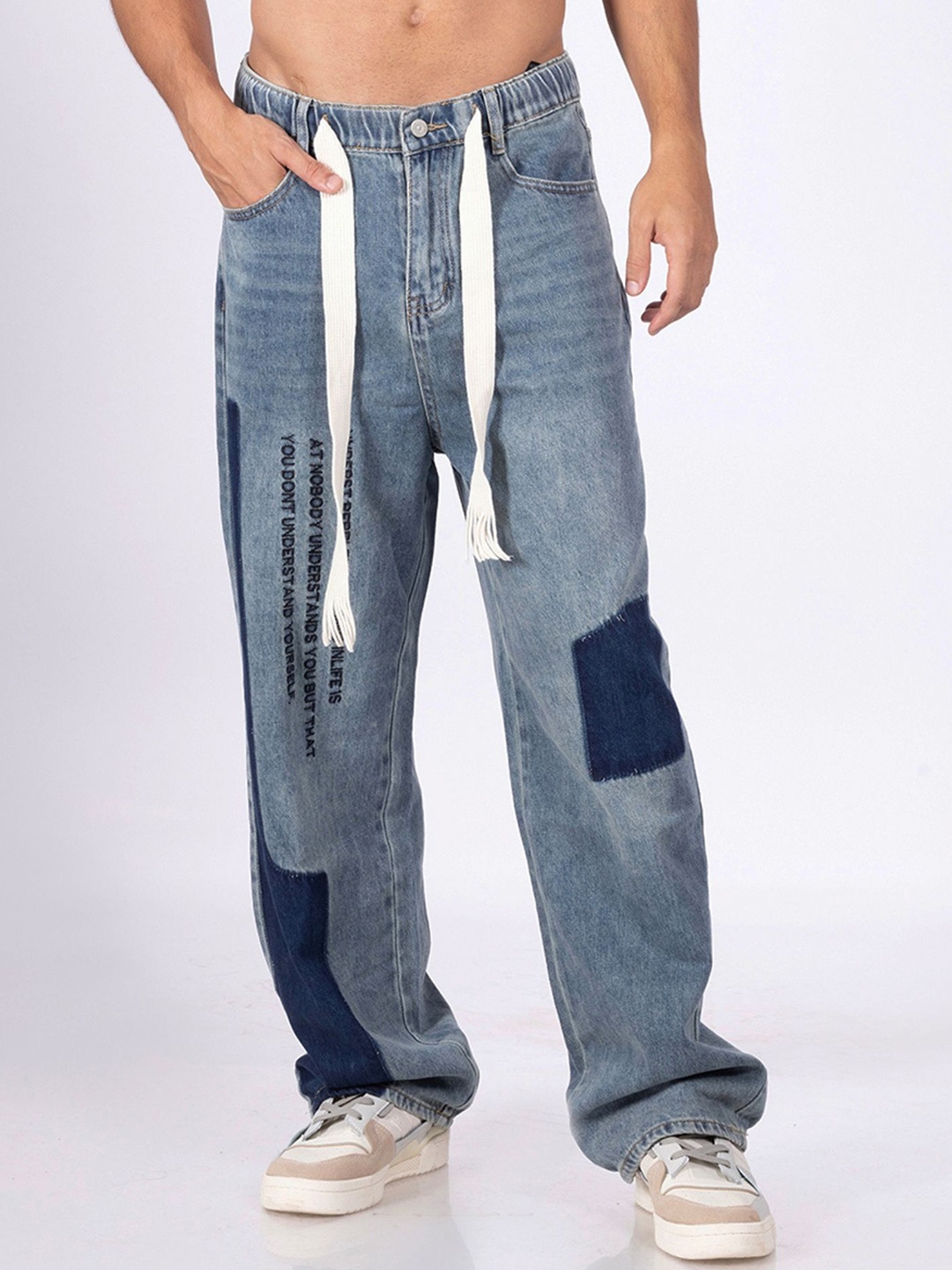 

DIMEH Men Loose Relaxed Fit Mildly Distressed Embroidered Jeans, Blue