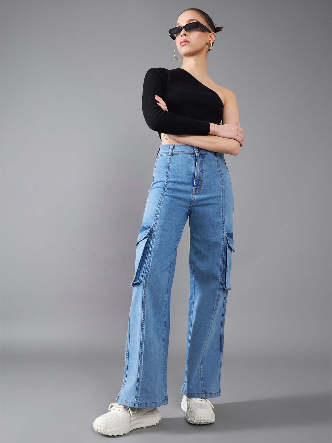 

DOLCE CRUDO Women Wide-Leg High-Rise Regular-Length Stretchable Patch-Pocketed Denim Jeans, Blue