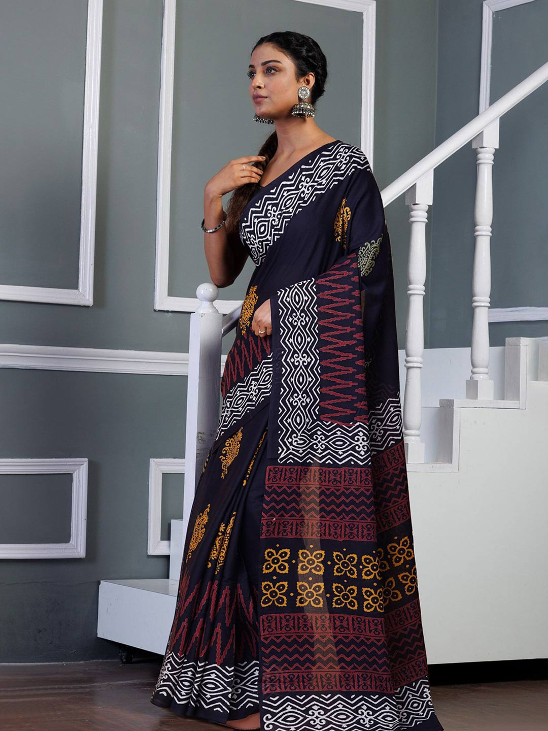 

Unnati Silks Ethnic Motifs Pure Cotton Handloom Block Print Saree, Black