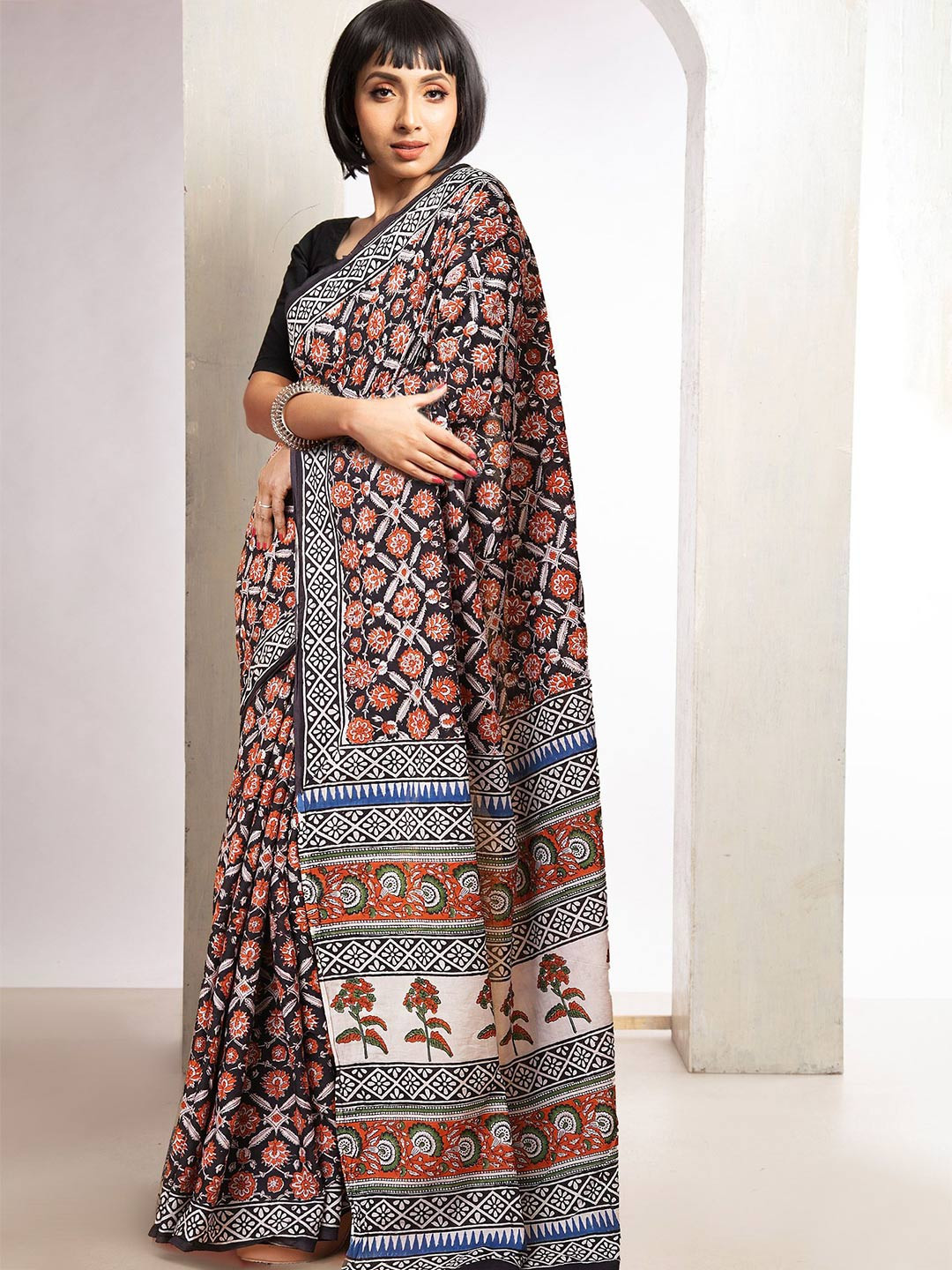 

Unnati Silks Ethnic Motifs Pure Cotton Handloom Bagru Saree, Black
