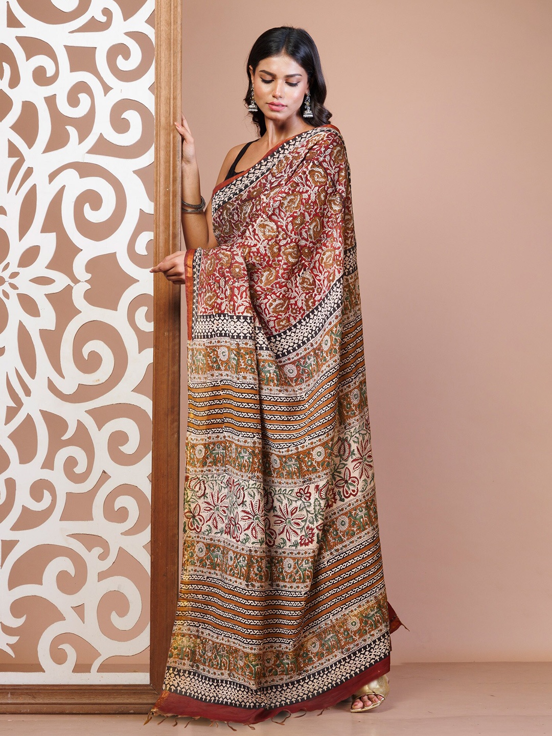 

Unnati Silks Ethnic Motifs Zari Handloom Bagru Saree, Brown