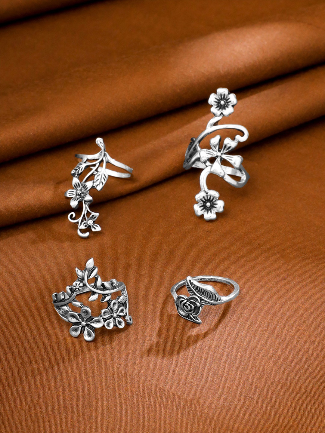 

Yellow Chimes Unisex Set Of 4 Silver-Plated Oxidised Finger Rings