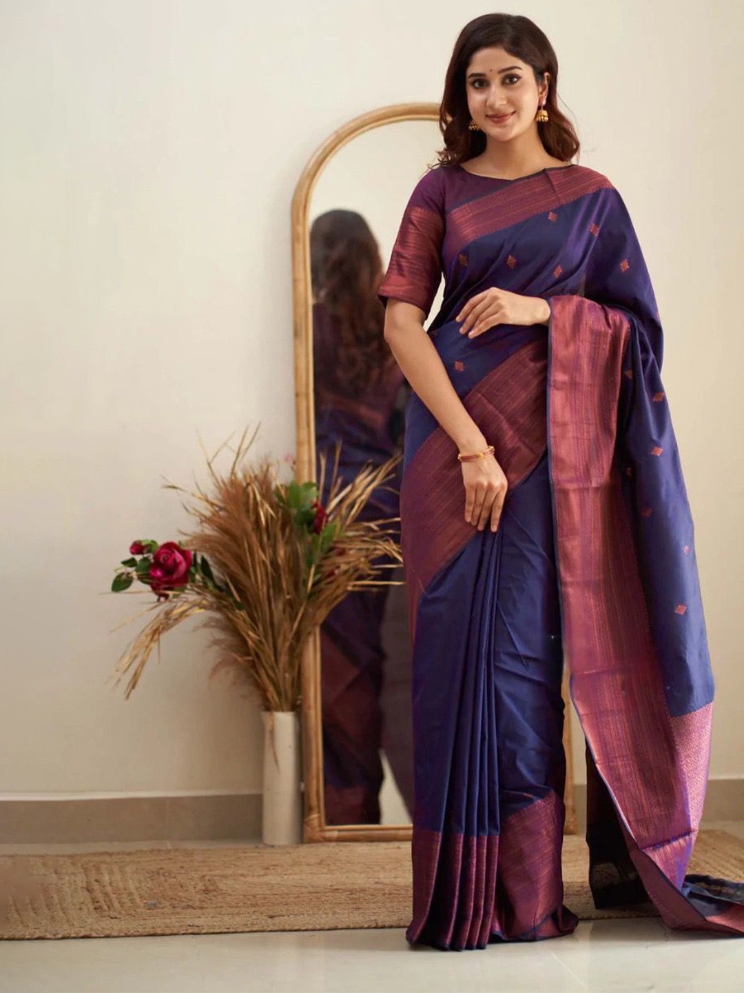 

revika Woven Design Zari Pure Silk Kanjeevaram Saree, Navy blue
