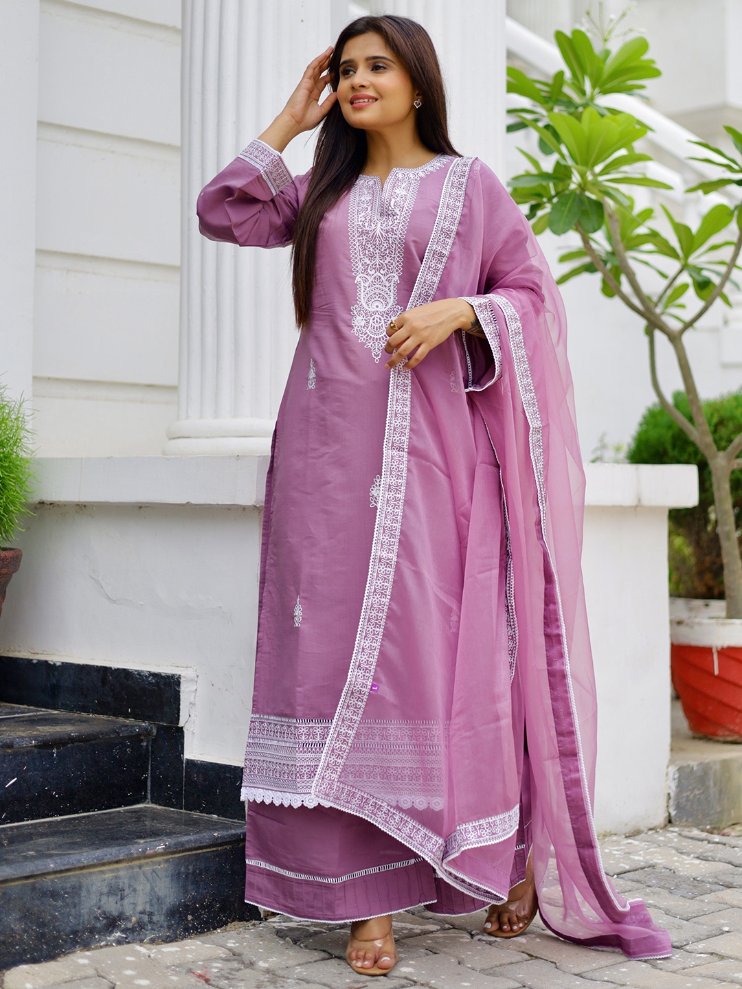 

Libas Floral Embroidered Regular Thread Work Kurta with Palazzos & With Dupatta, Mauve