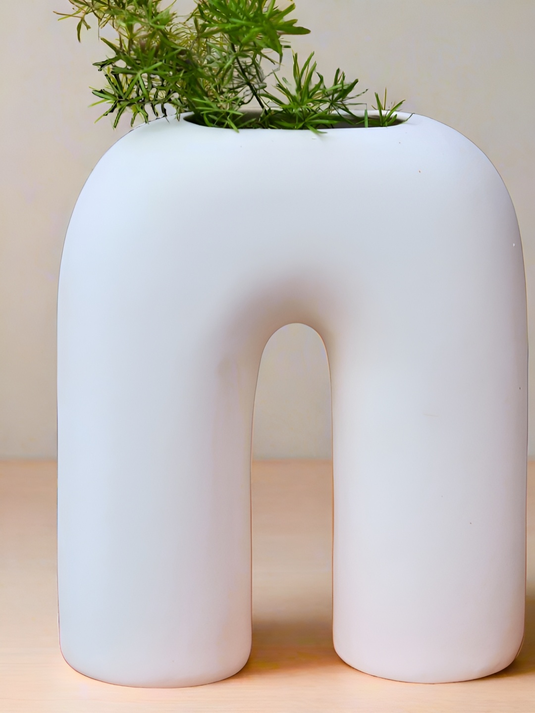 

WEAVING HOMES White Ceramic Glossy Vase