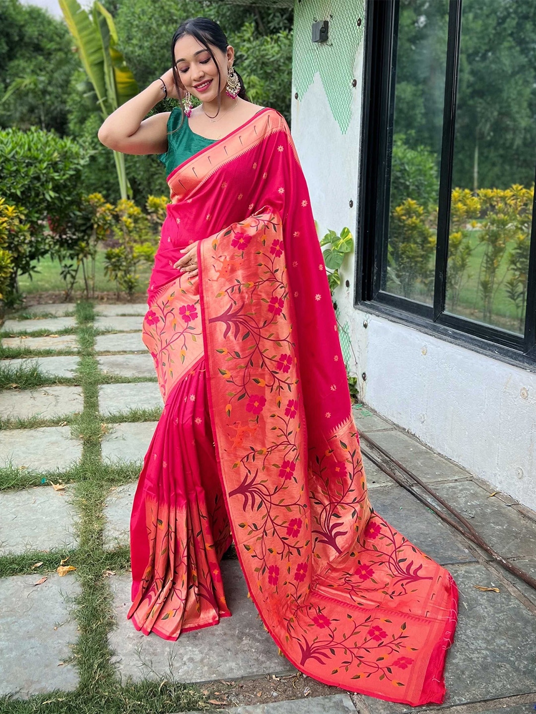 

Mitera Woven Design Zari Paithani Saree, Pink