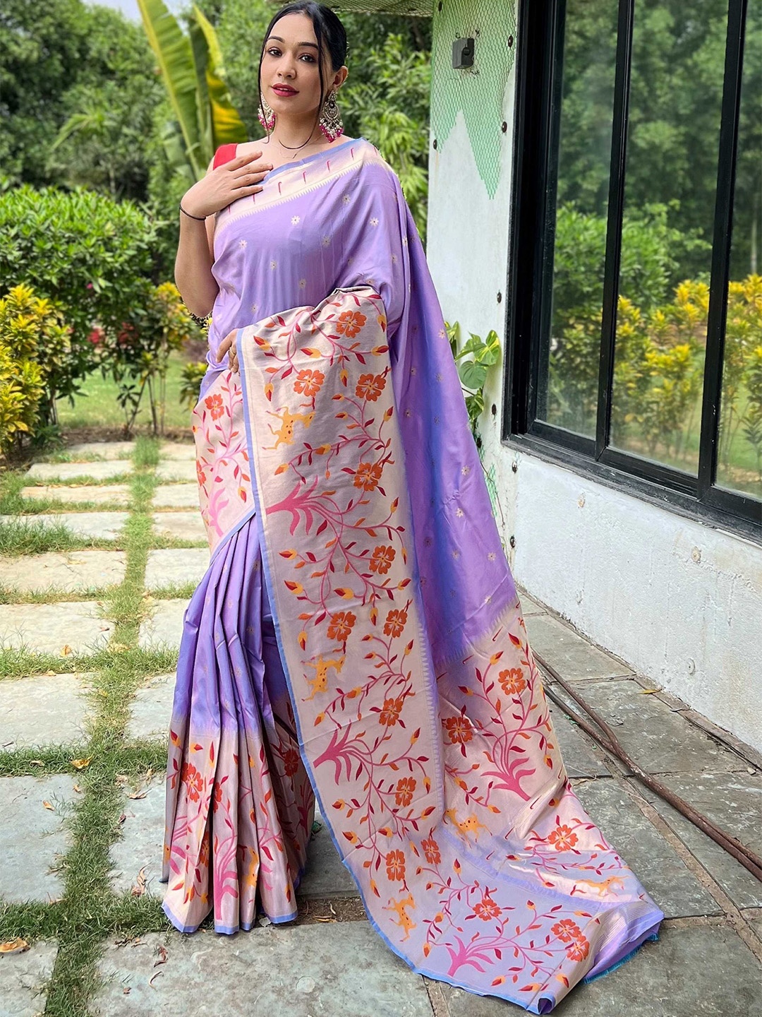 

Mitera Woven Design Zar Paithani Saree, Lavender