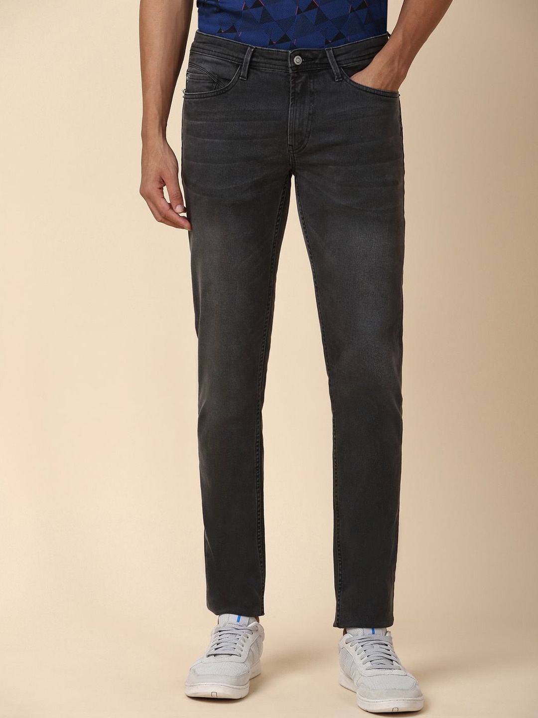 

Allen Solly Men Clean Look Mid-Rise Light Fade Dark Shade Skinny Fit Washed Jeans, Black