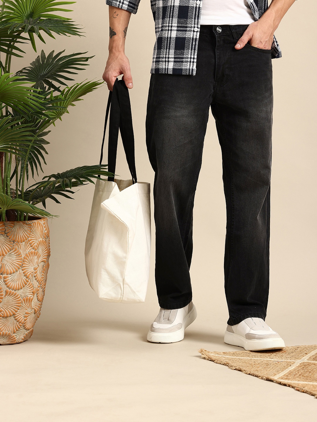 

Mast & Harbour Men Light Fade Pure Cotton Jeans, Charcoal