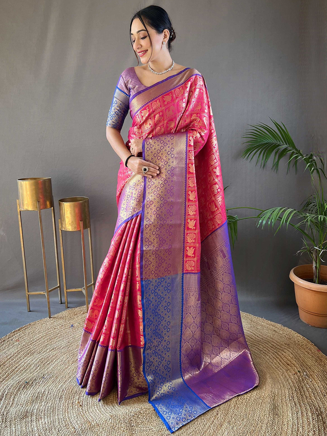 

Mitera Woven Design Zari Banarasi Saree, Pink