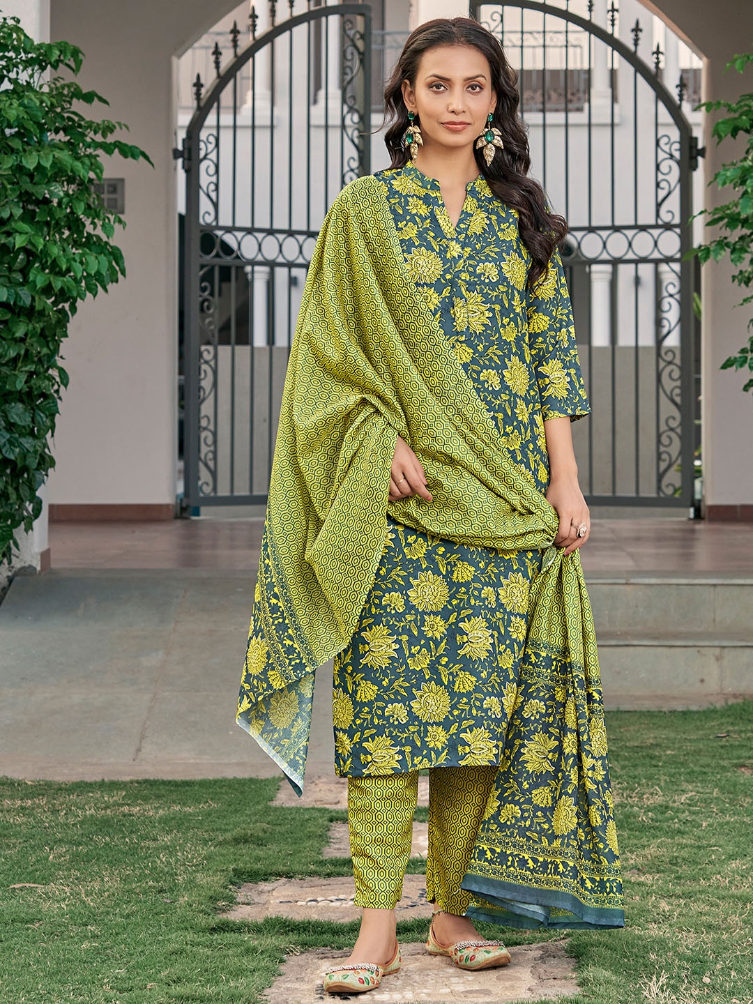 

KALINI Floral Printed Regular Kurta with Trousers & Dupatta, Green