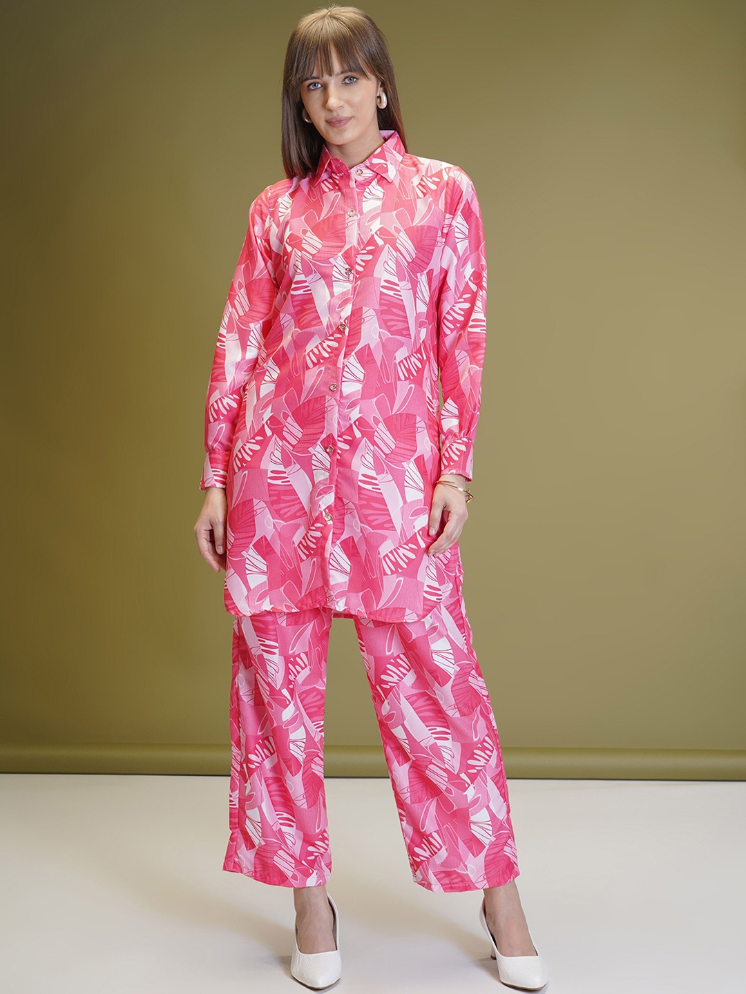 

Ashiya Fab Floral Printed Cuffed Sleeves Curved Side Slits Shirt With Palazzos, Pink