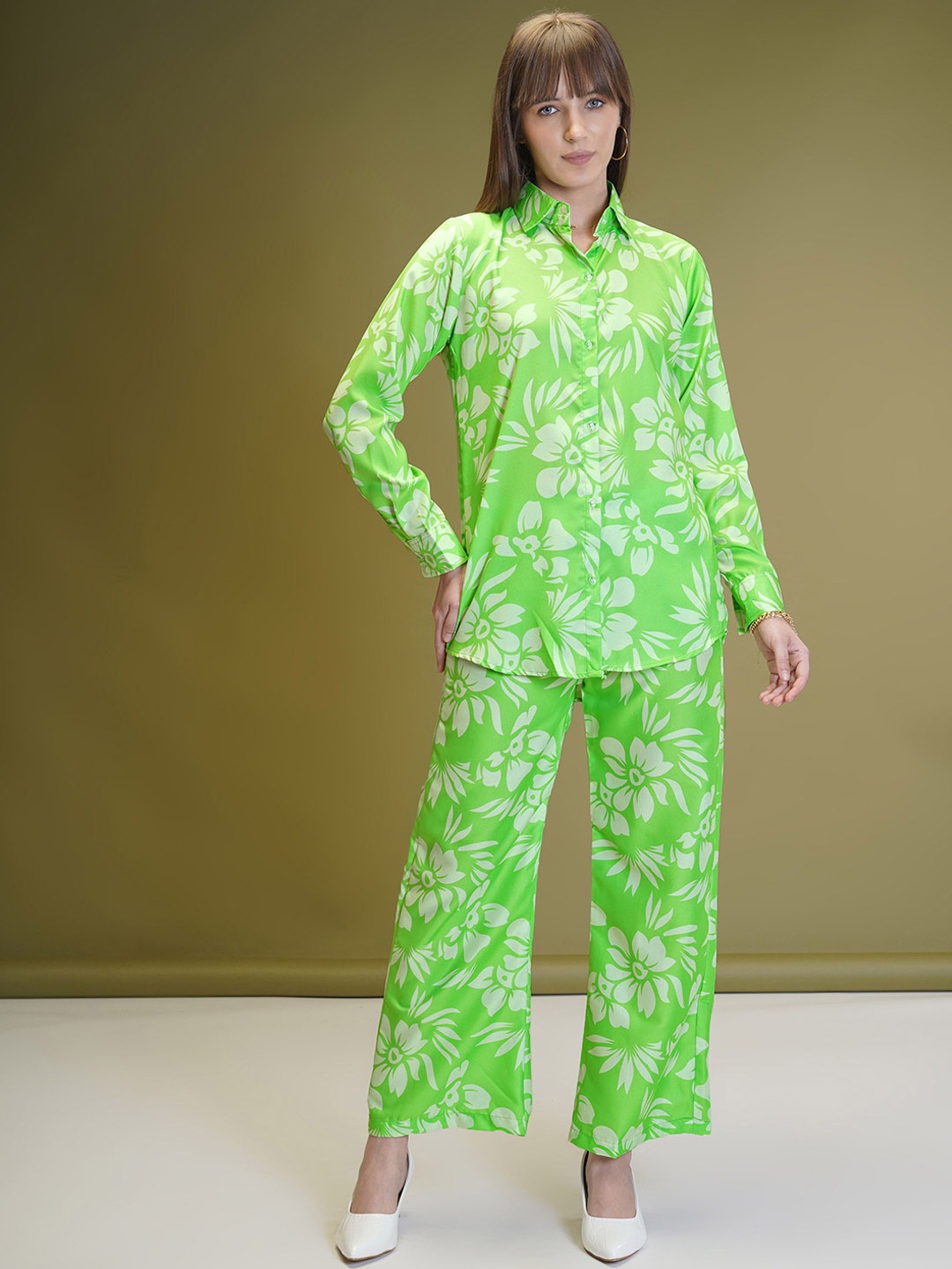 

Ashiya Fab Floral Printed Cuffed Sleeves Curved Side Slits Shirt With Palazzos, Green