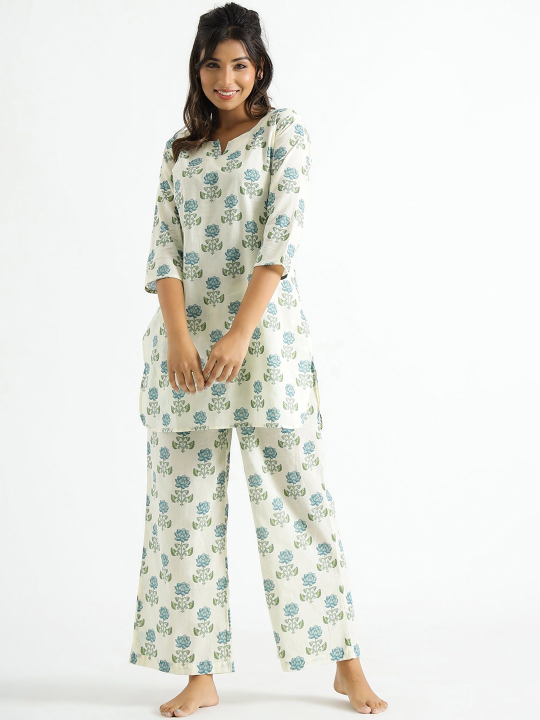 

Ashiya Fab Floral Printed Top With Flared Palazzos Co-Ords, White