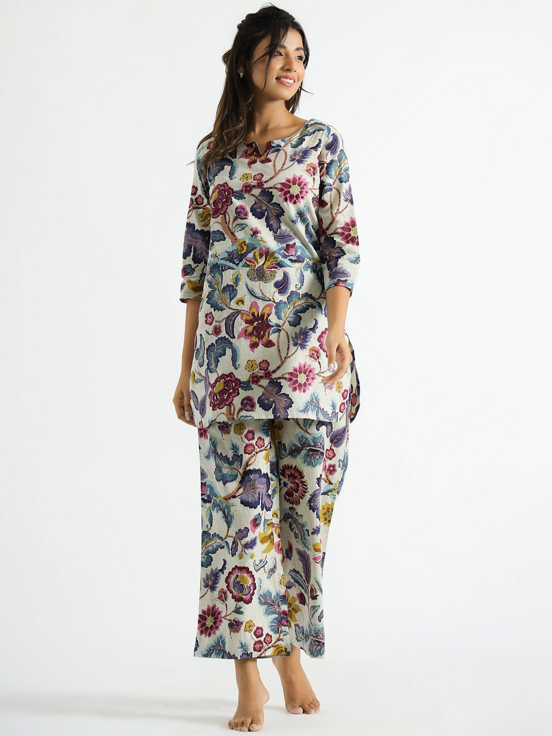 

Ashiya Fab Floral Printed Round Neck Co Ords, White